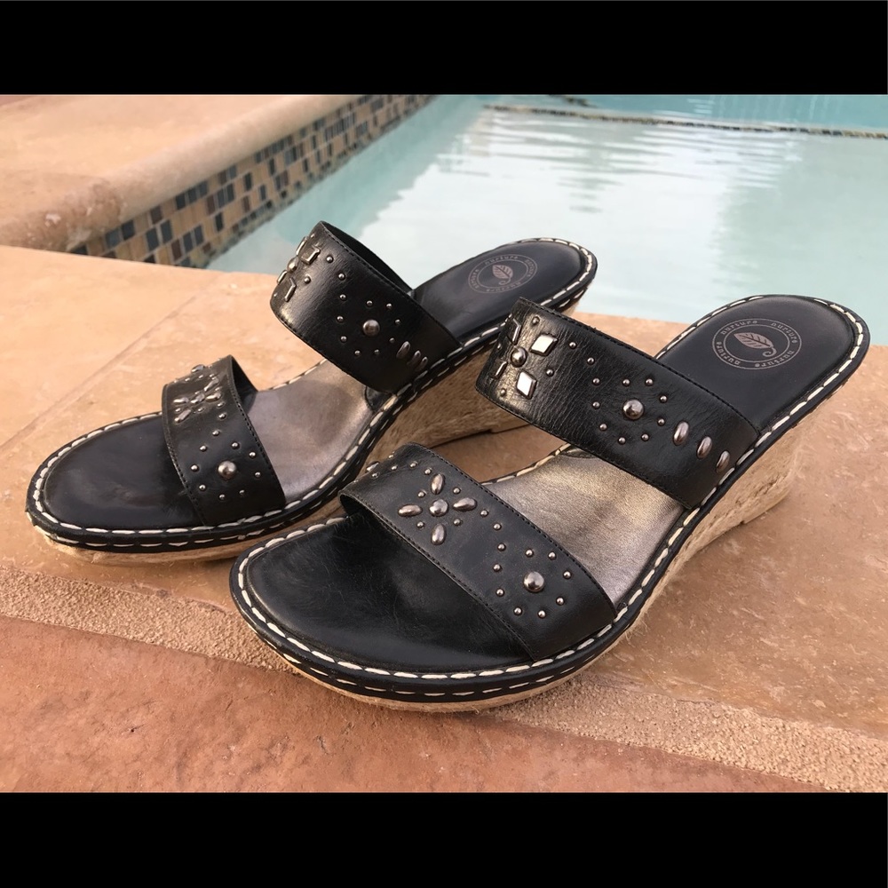 Black Nurture Wedge w/ twine rope detail